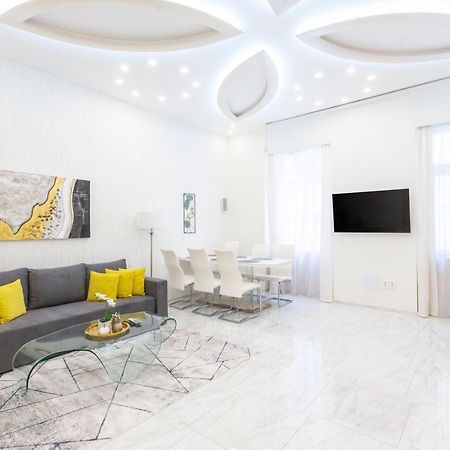 Luxurious Central Apartment Next To The Danube River Budapest Exterior foto
